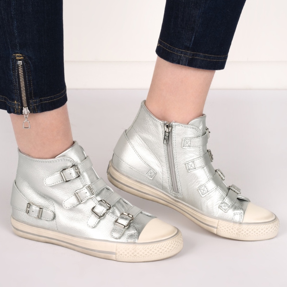 NIB ASH VENUS BUCKLE LEATHER TRAINER - SILVER